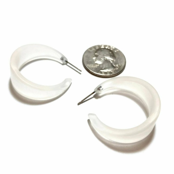 Tapered Vintage Frosted Lucite Hoop Earrings - Picture 6 of 8